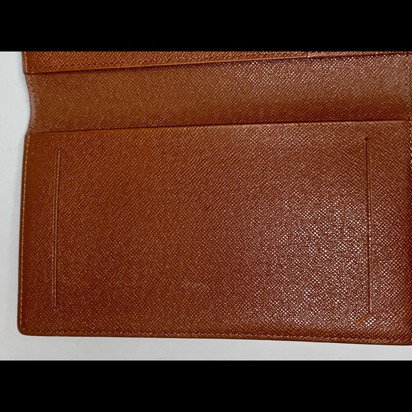 Louis Vuitton Monogram Checkbook - Picture 9 of 11